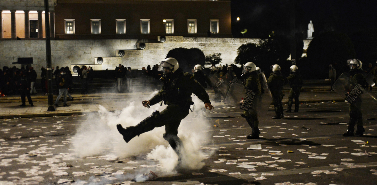 Τέμπη: Η ανακοίνωση της ΕΛΑΣ για τα επεισόδια στο Σύνταγμα