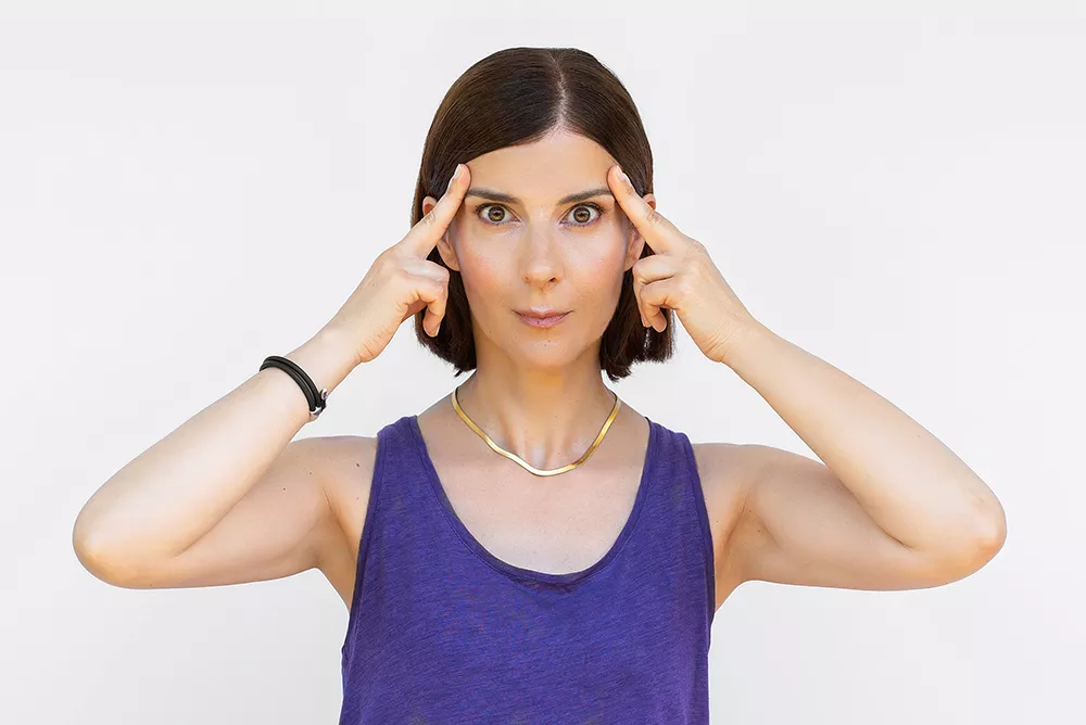 Τι είναι η Face Yoga – Τι προσφέρει και πώς γίνεται