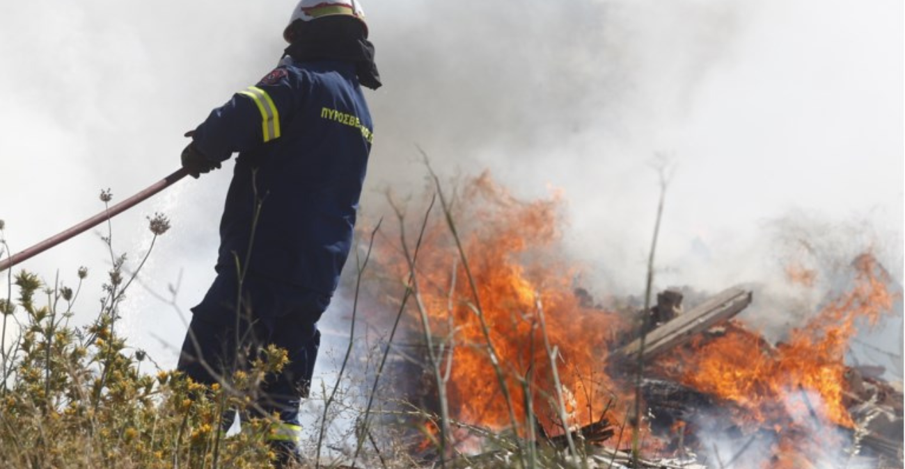 Σε επίπεδο «Κόκκινου Συναγερμού» ο κίνδυνος πρόκλησης δασικών πυρκαγιών την Πέμπτη