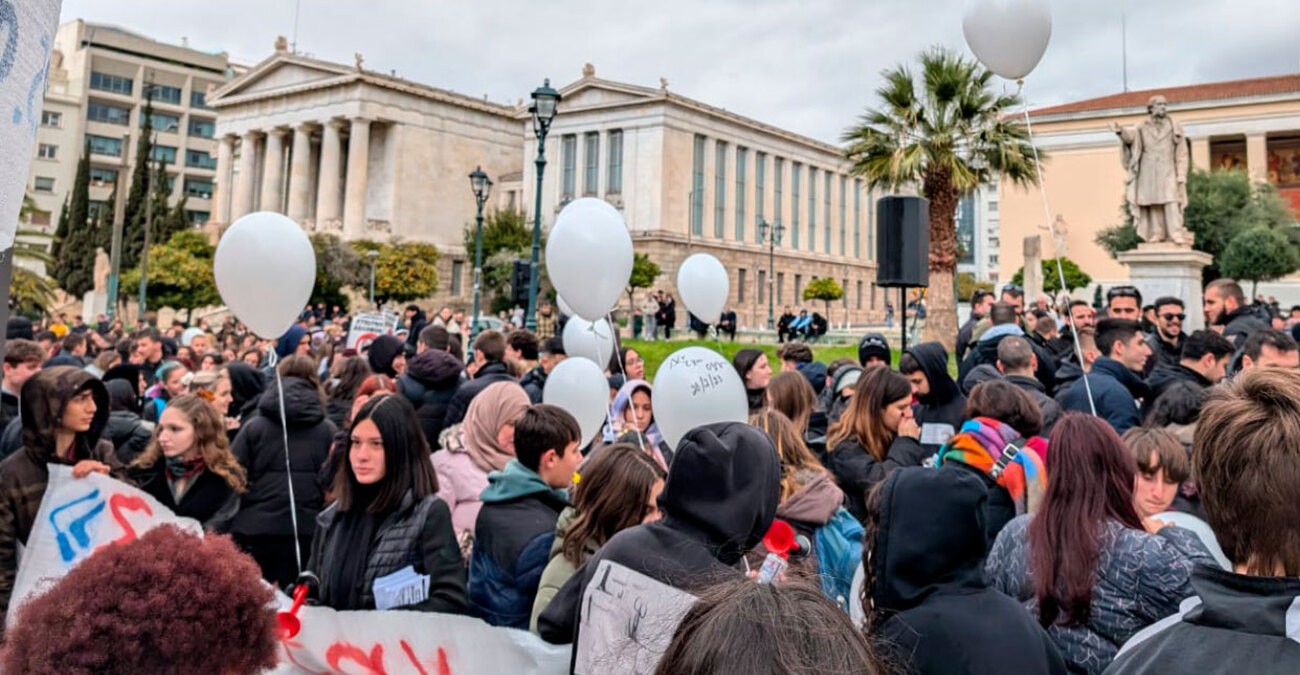 Στους δρόμους οι μαθητές για τα Τέμπη, συγκεντρώσεις σε όλη την Ελλάδα – Δείτε βίντεο