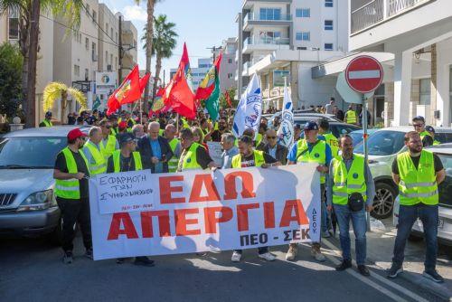 Συνέχιση απεργίας επαναβεβαίωσε η κοινή ΓΣ εργαζομένων στον κλάδο σκυροδέματος