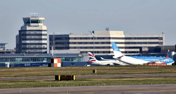 Ακυρώσεις και καθυστερήσεις αναμένονται στο αεροδρόμιο του Μάντσεστερ έπειτα από διακοπή ρεύματος στην περιοχή