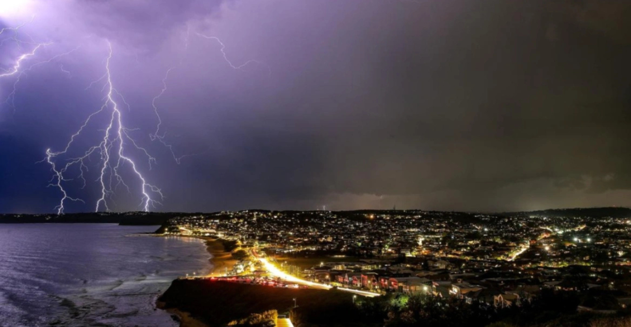 Χωρίς ηλεκτρικό ρεύμα δεκάδες χιλιάδες κάτοικοι στην Αυστραλία λόγω της κακοκαιρίας