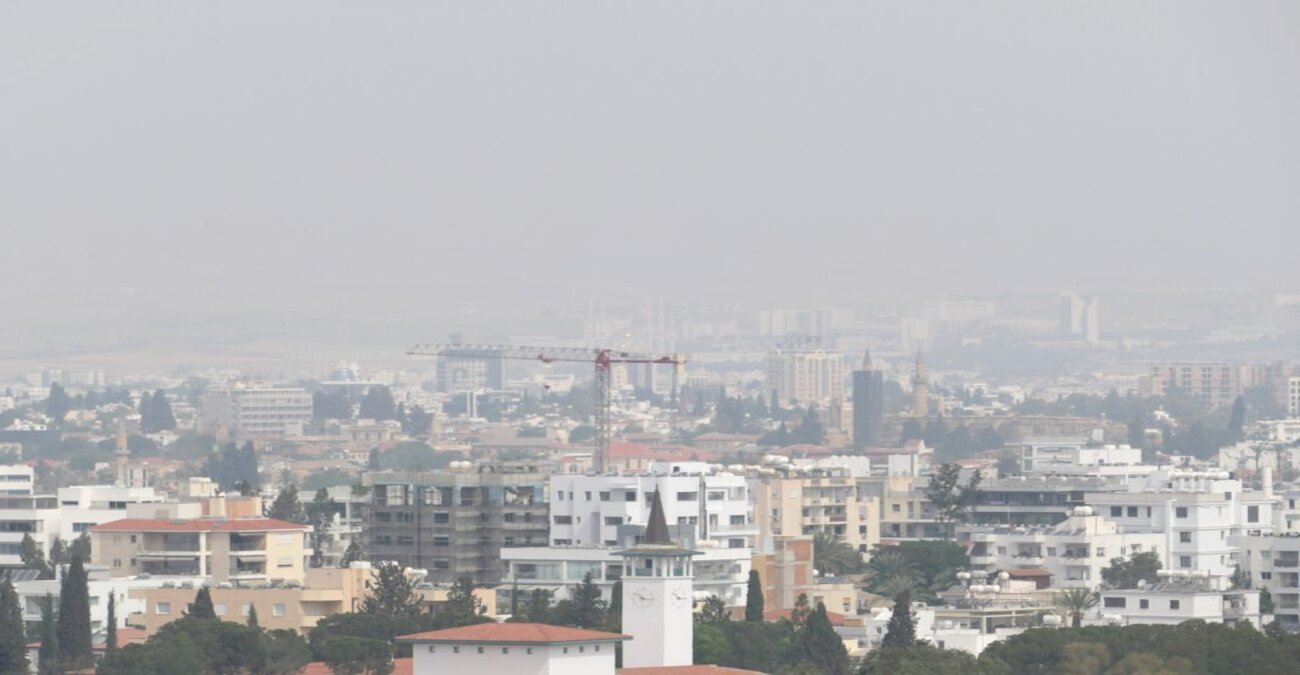 Σκόνη και μεμονωμένες βροχές στο... μενού - Τι καιρό θα κάνει το Σαββατοκύριακο