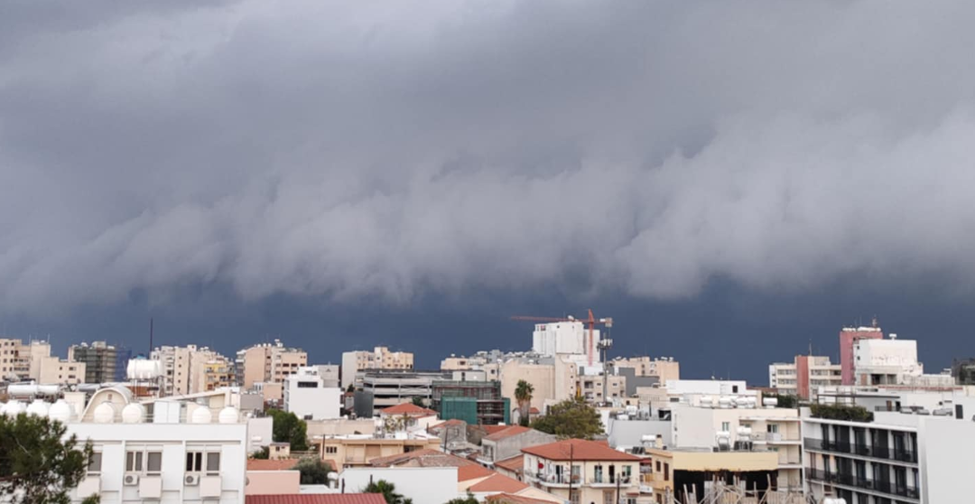 Χαλασμός Κυρίου στη Λεμεσό: Έντονα καιρικά φαινόμενα και κίτρινη προειδοποίηση - Δείτε βίντεο